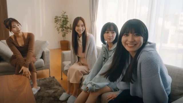 Hình ảnh trong game Roommates Romance and Ringing Hearts-GoldBerg